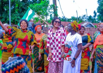 MRS. AONDOAKAA MEETS BENUE SOUTH WOMEN, SEEKS SUPPORT FOR HUSBAND