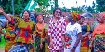 MRS. AONDOAKAA MEETS BENUE SOUTH WOMEN, SEEKS SUPPORT FOR HUSBAND