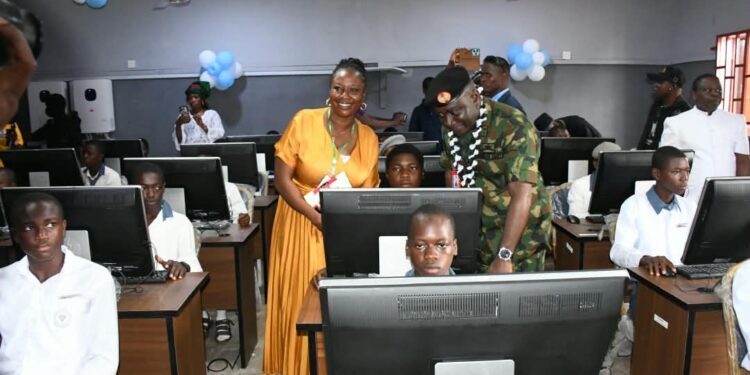 COAS Commissions Solar-Powered Computer Lab In Ogun School