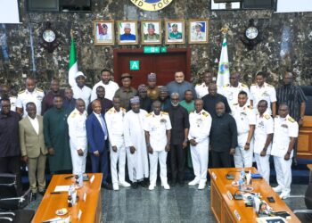 Navy Pledges Support to Oil Firms to Boost Crude Output