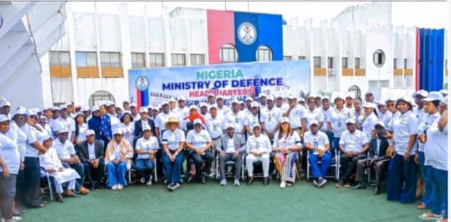 Defence Ministry Rewards Six Staff For Outstanding Performance At Customer Service Week